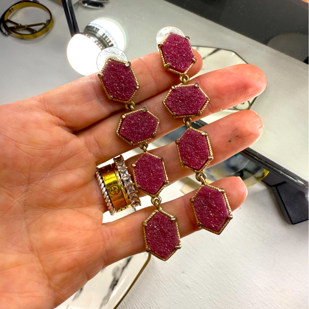 ✨Maroon/Gold Sparkling Dangle Earrings✨